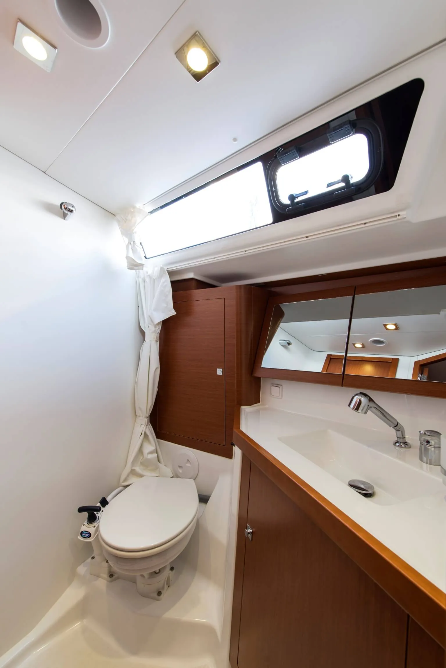 Oceanis 45 Rafaella — jahtikuva 6