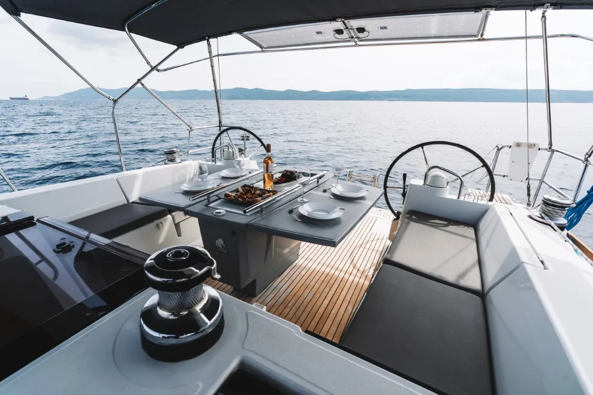 Oceanis 45 Rafaella — jahtikuva 9