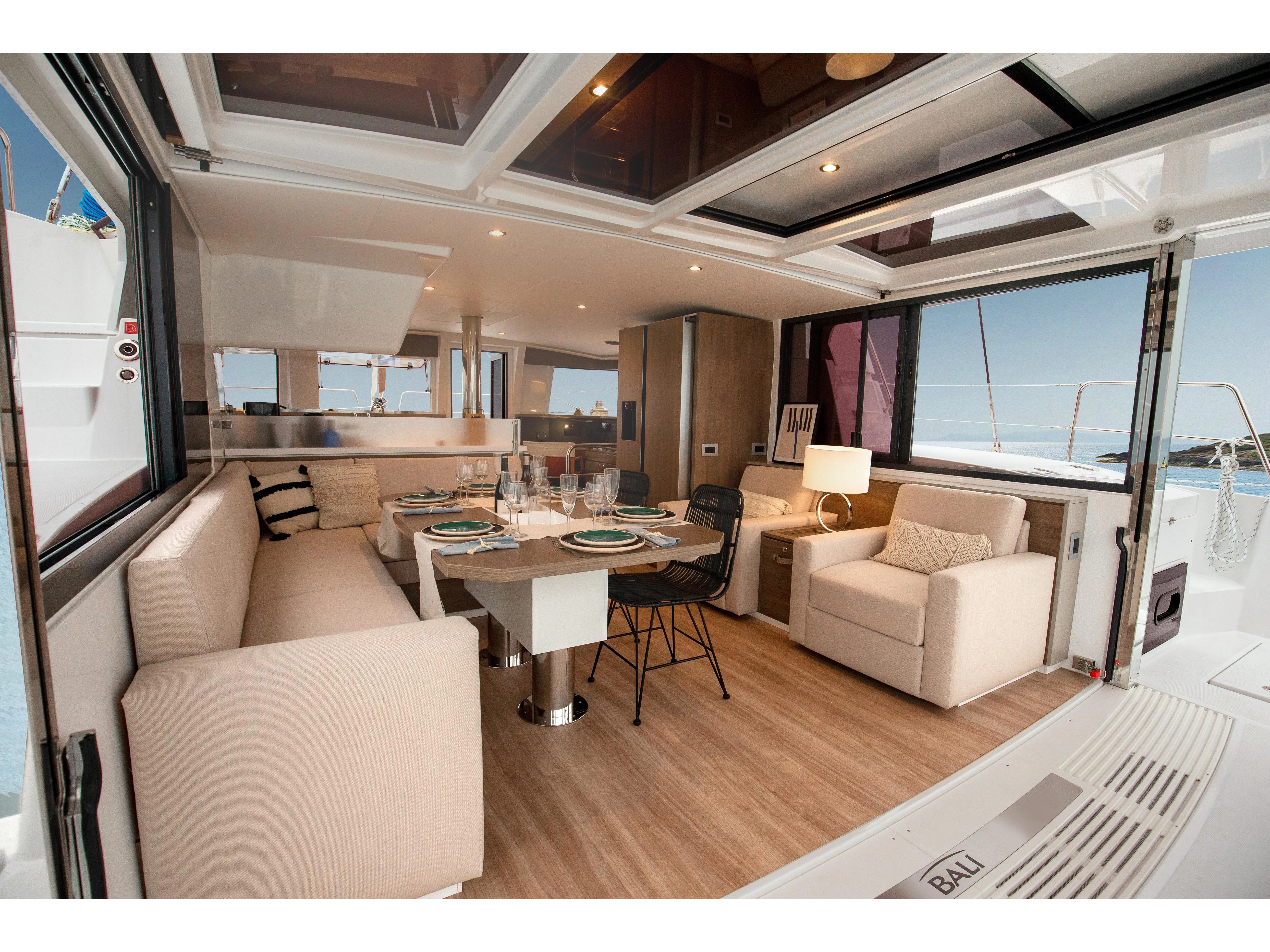 Bali 4.2 Honey Meadows — yacht photo 4