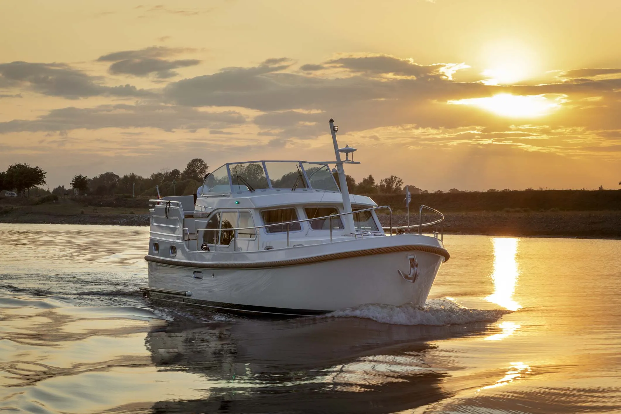 Linssen Grand Sturdy 35.0 AC Luna Elise — фотография яхты 3