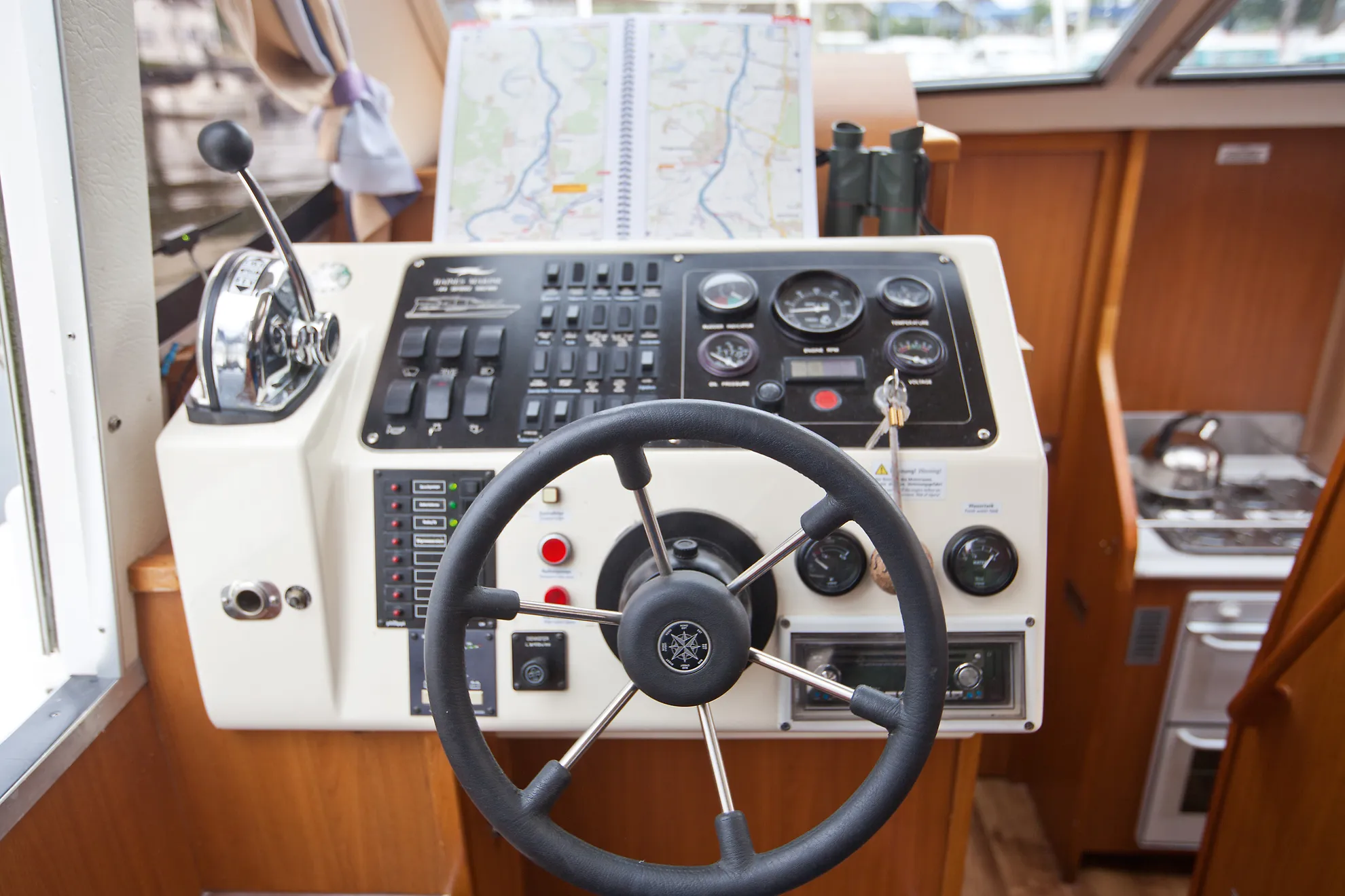 Haines 1070 — снимка на яхтата 4