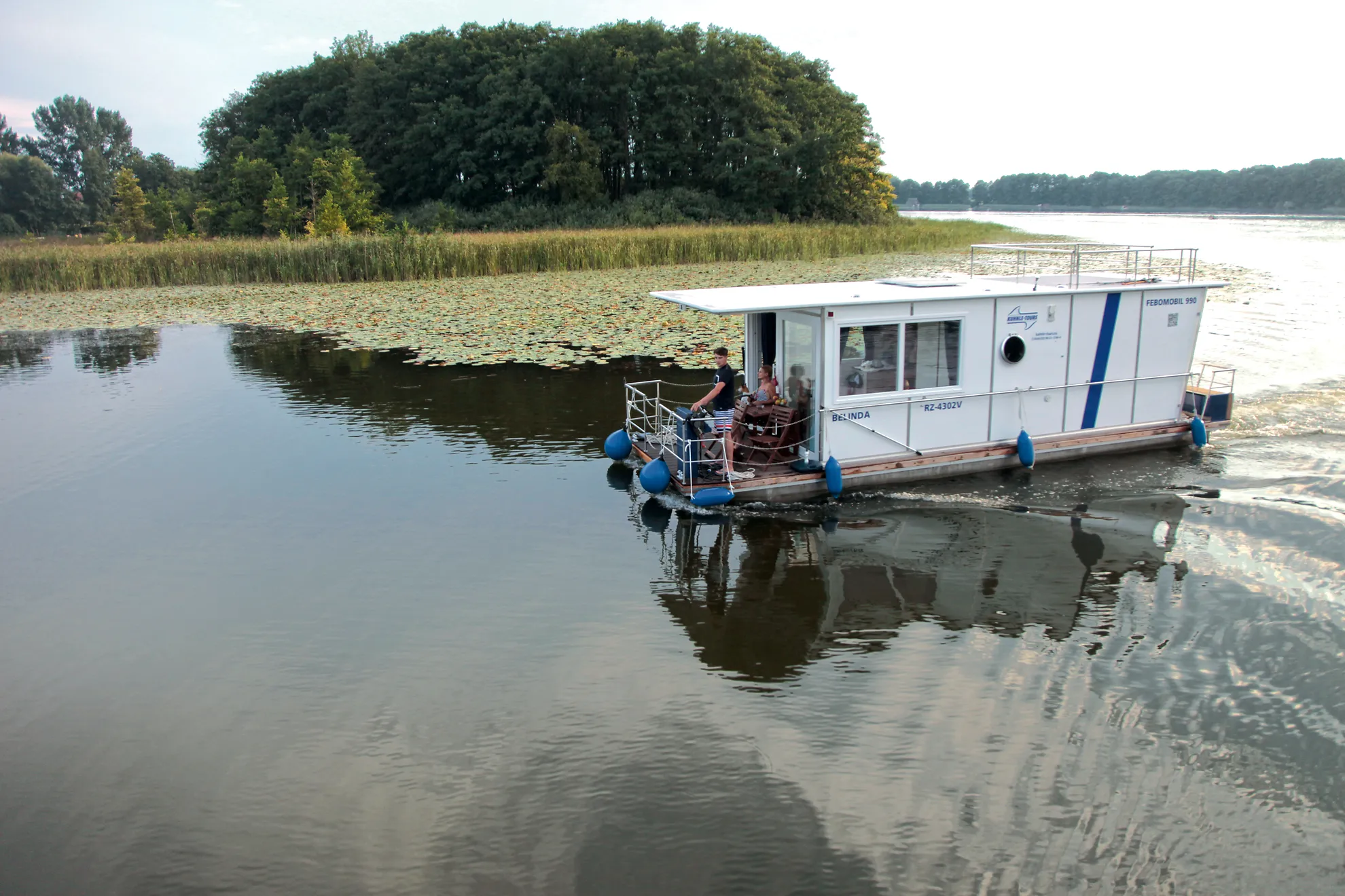 Febomobil 990 — zdjęcie jachtu 2