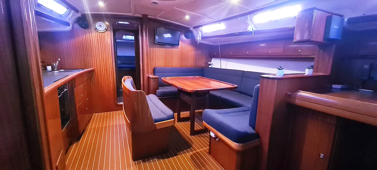 Bavaria 44 Gin — yacht photo 10