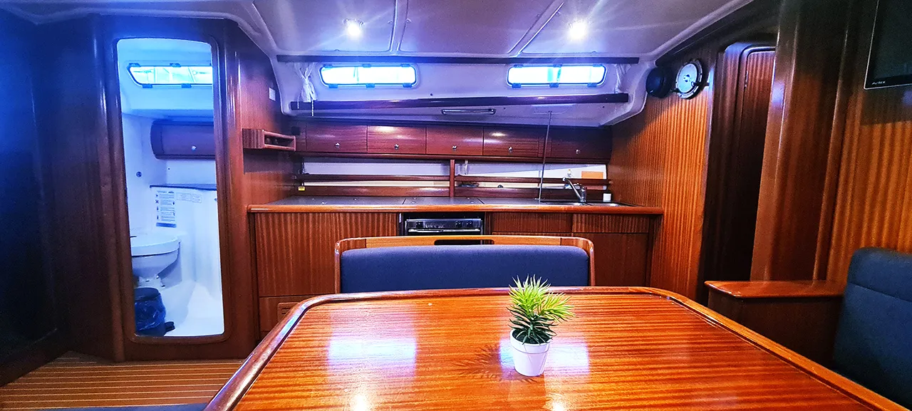 Bavaria 44 Gin — yacht photo 2
