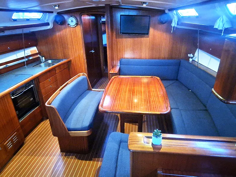 Bavaria 44 Gin — yacht photo 4