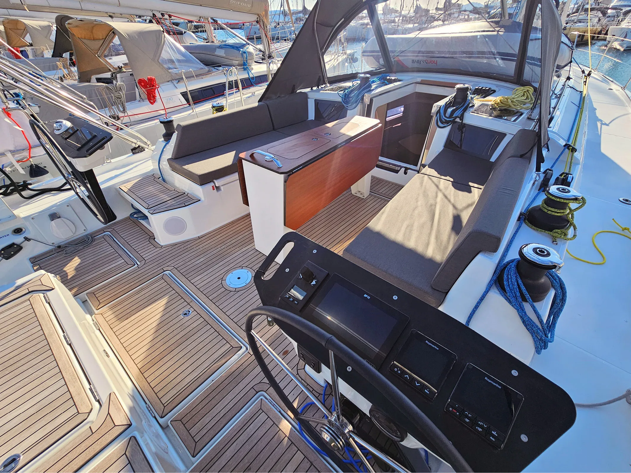 Dufour 44 Virtuoso — фотография яхты 103