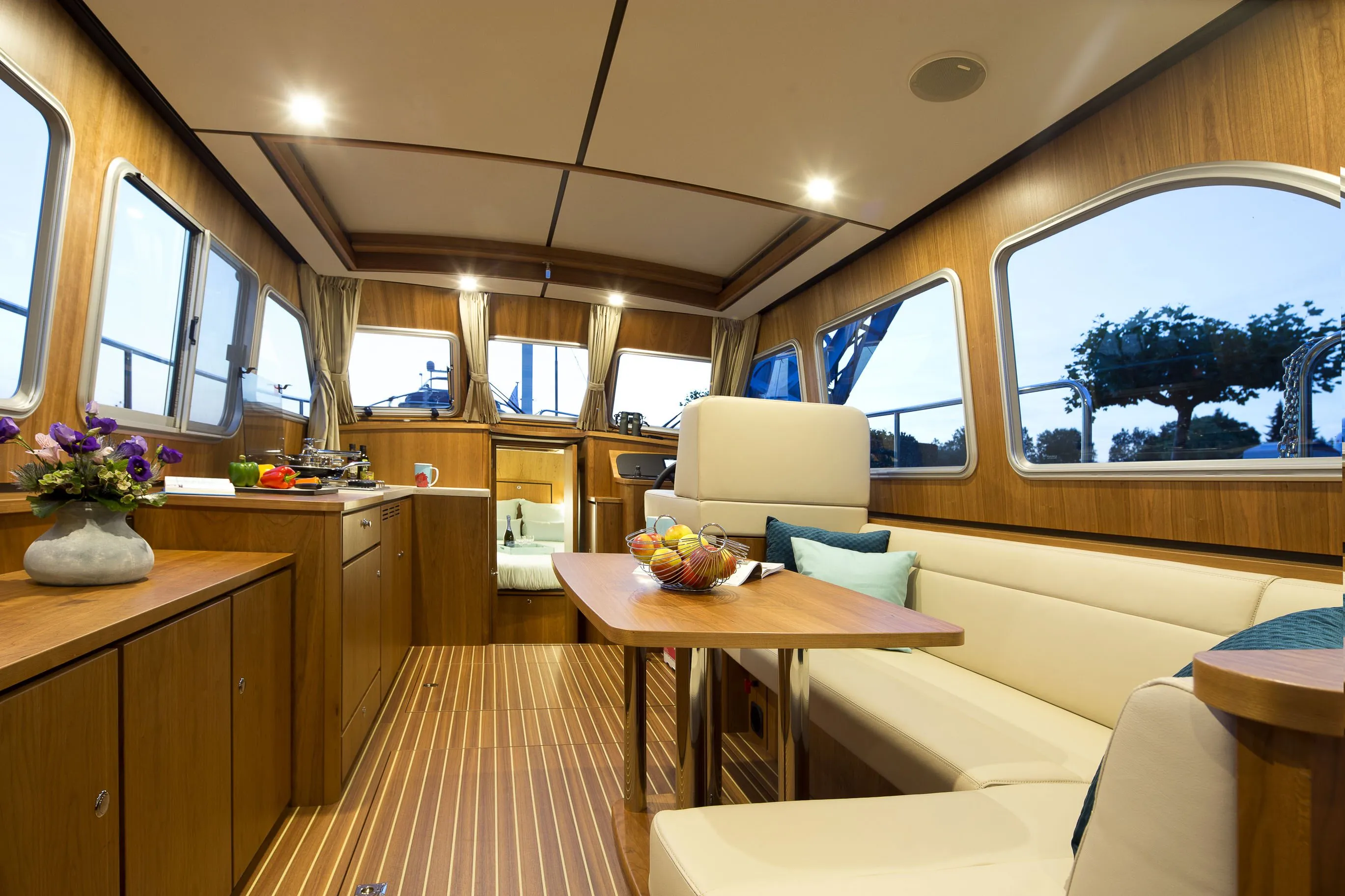 Linssen Grand Sturdy 35.0 Sedan Adagio — фотография яхты 2