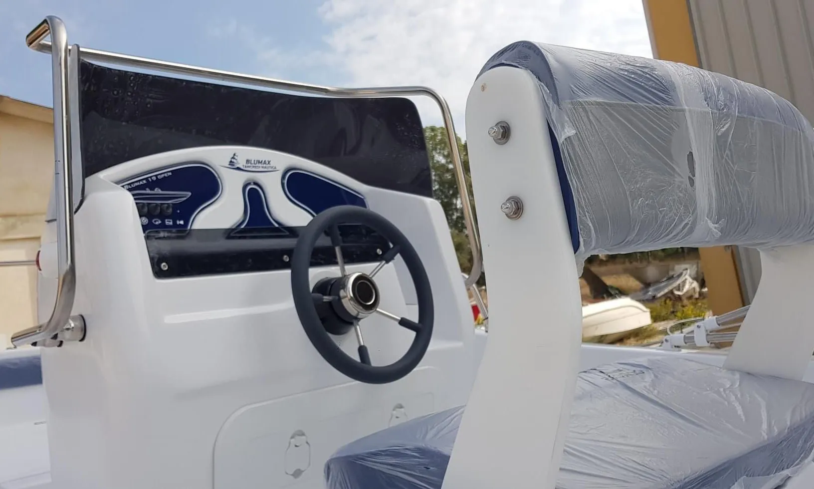 Blumax 19 Pro Dory - Blue — fotografia jachty 2