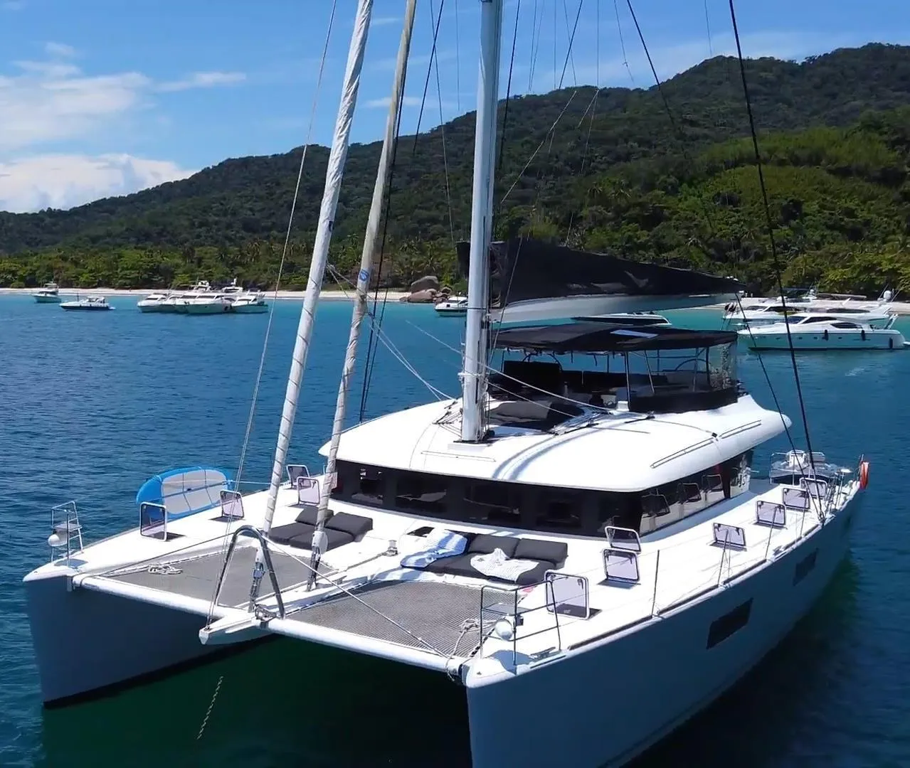 Lagoon 620 La Joya — jahtikuva 2