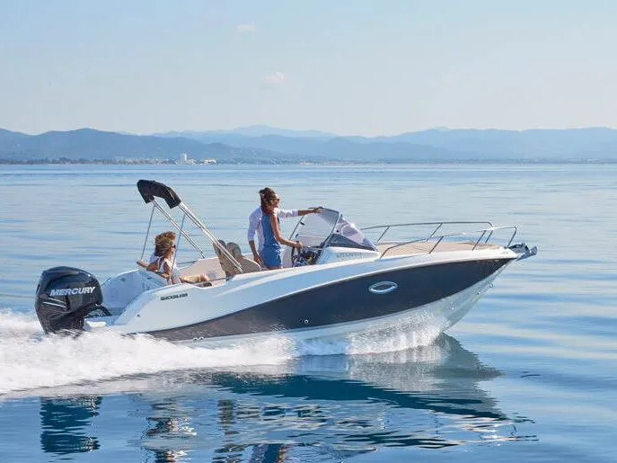 Quicksilver Activ 675 Sundeck Quicksilever 675 — zdjęcie jachtu 2