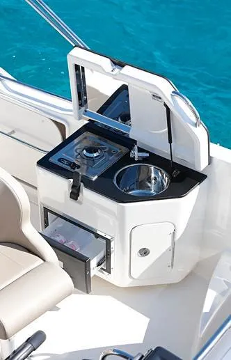 Quicksilver Activ 755 Sundeck Quicksilver 755 — zdjęcie jachtu 2