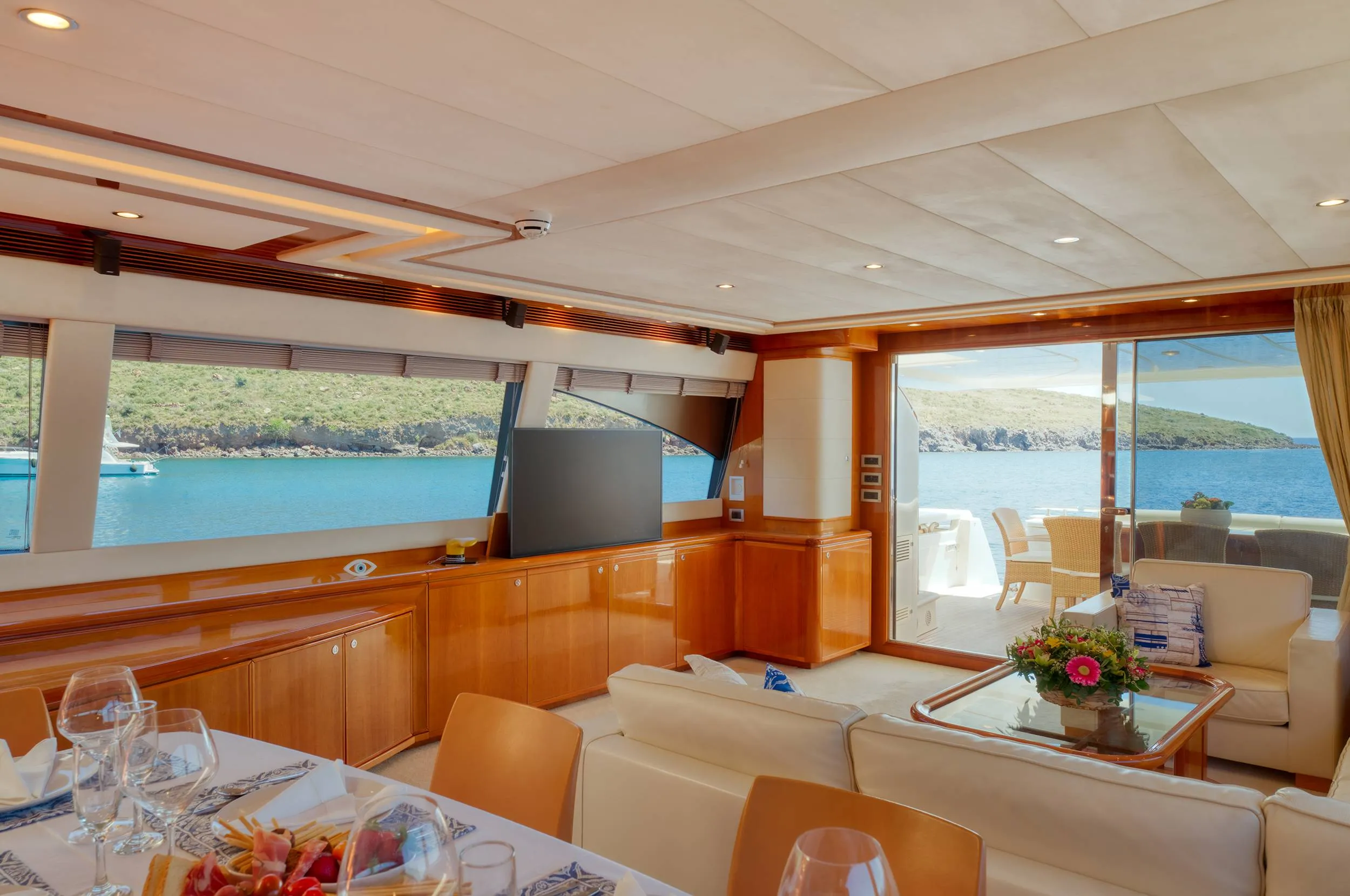Ferretti 830 Lidia — yacht photo 3