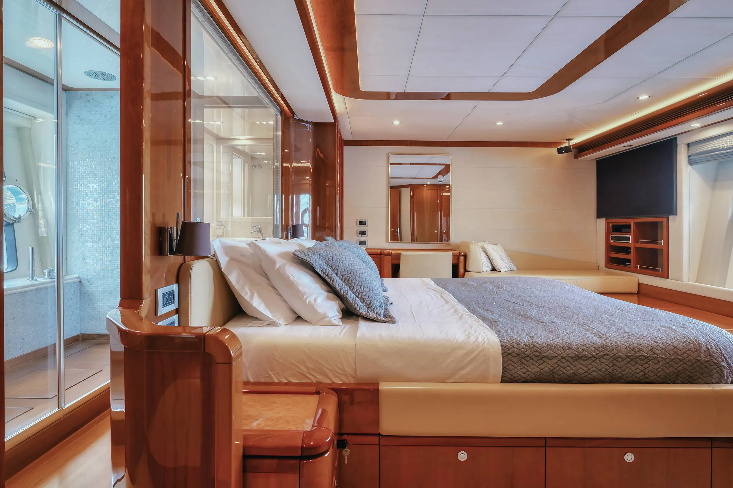 Ferretti 830 Lidia — yacht photo 4