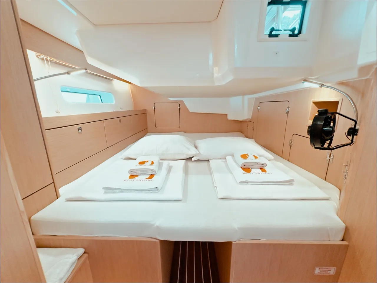 Bavaria C46 KYBELE — фотография яхты 17