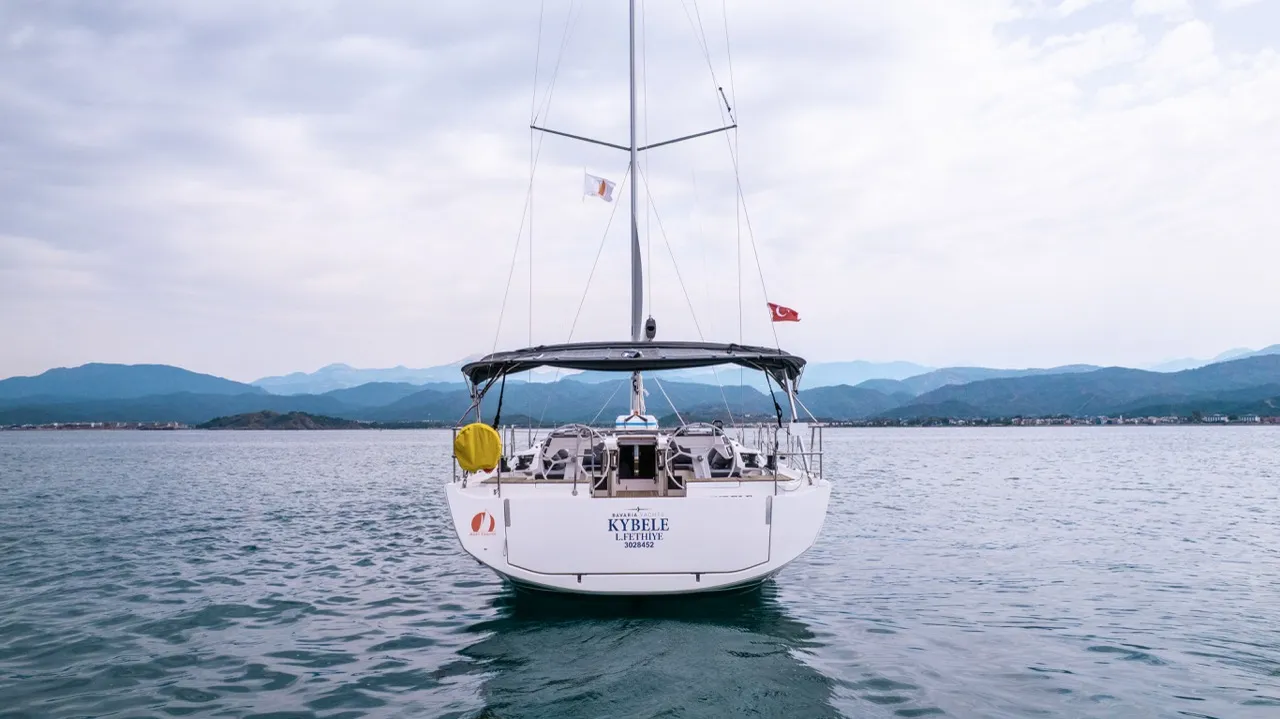 Bavaria C46 KYBELE — фотография яхты 24