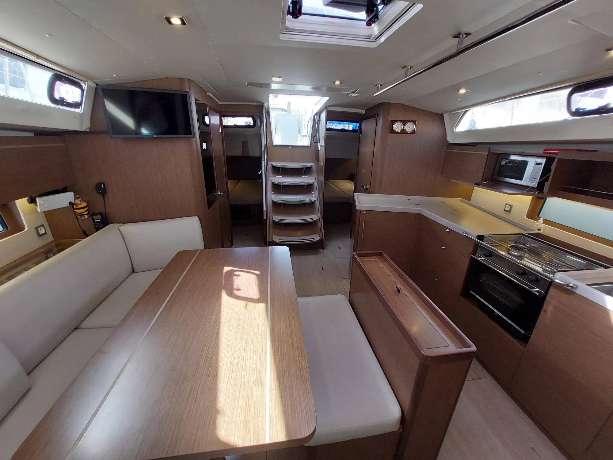 Oceanis 46.1 Kalmi — фотография яхты 13