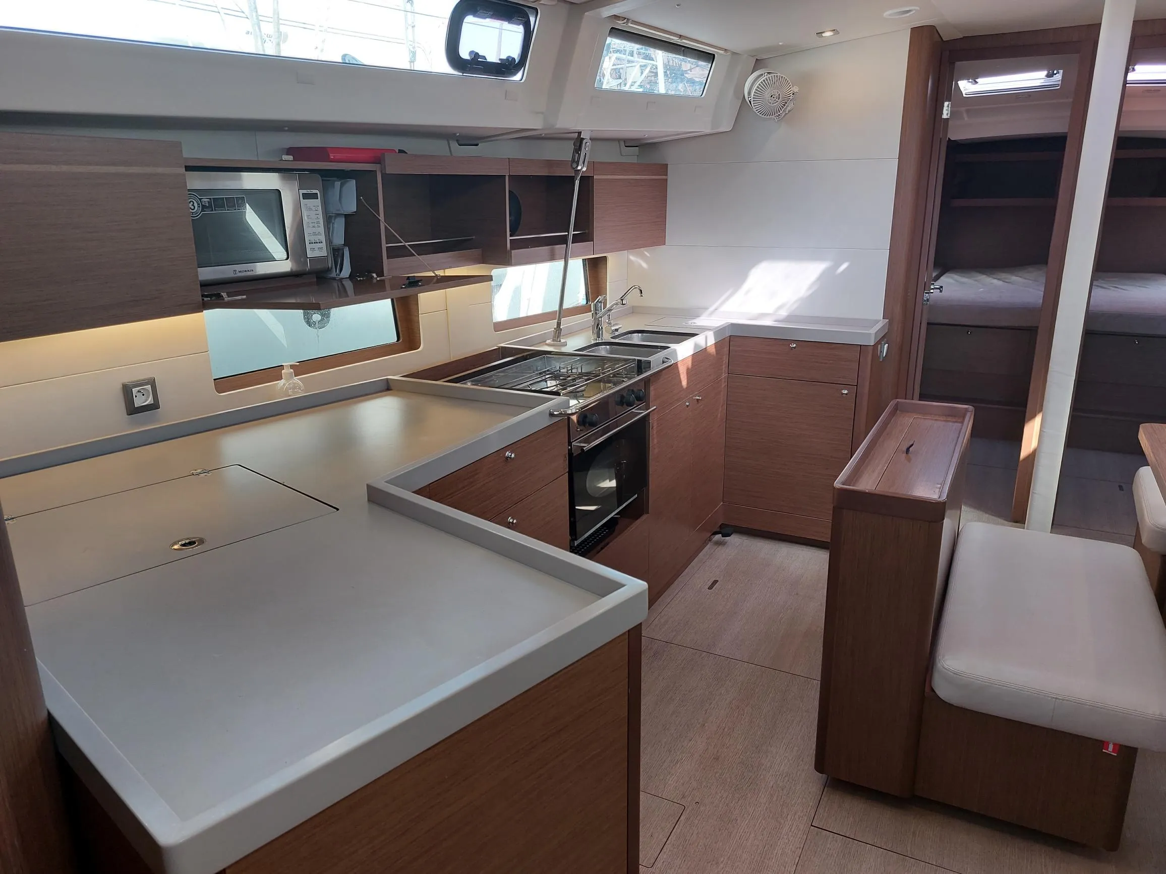 Oceanis 46.1 Kalmi — фотография яхты 9