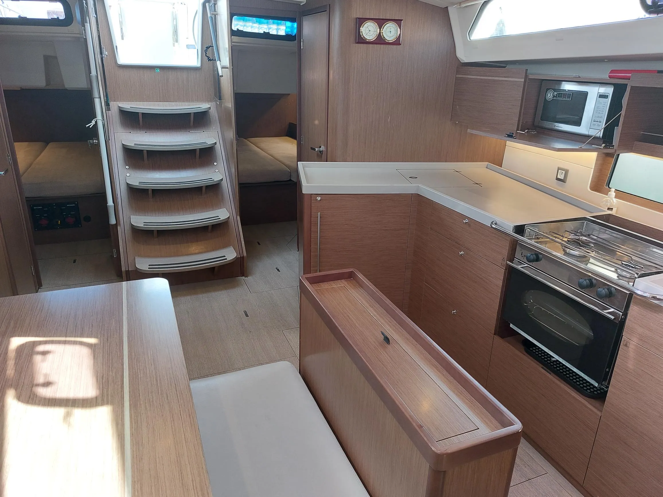 Oceanis 46.1 Kalmi — фотография яхты 6