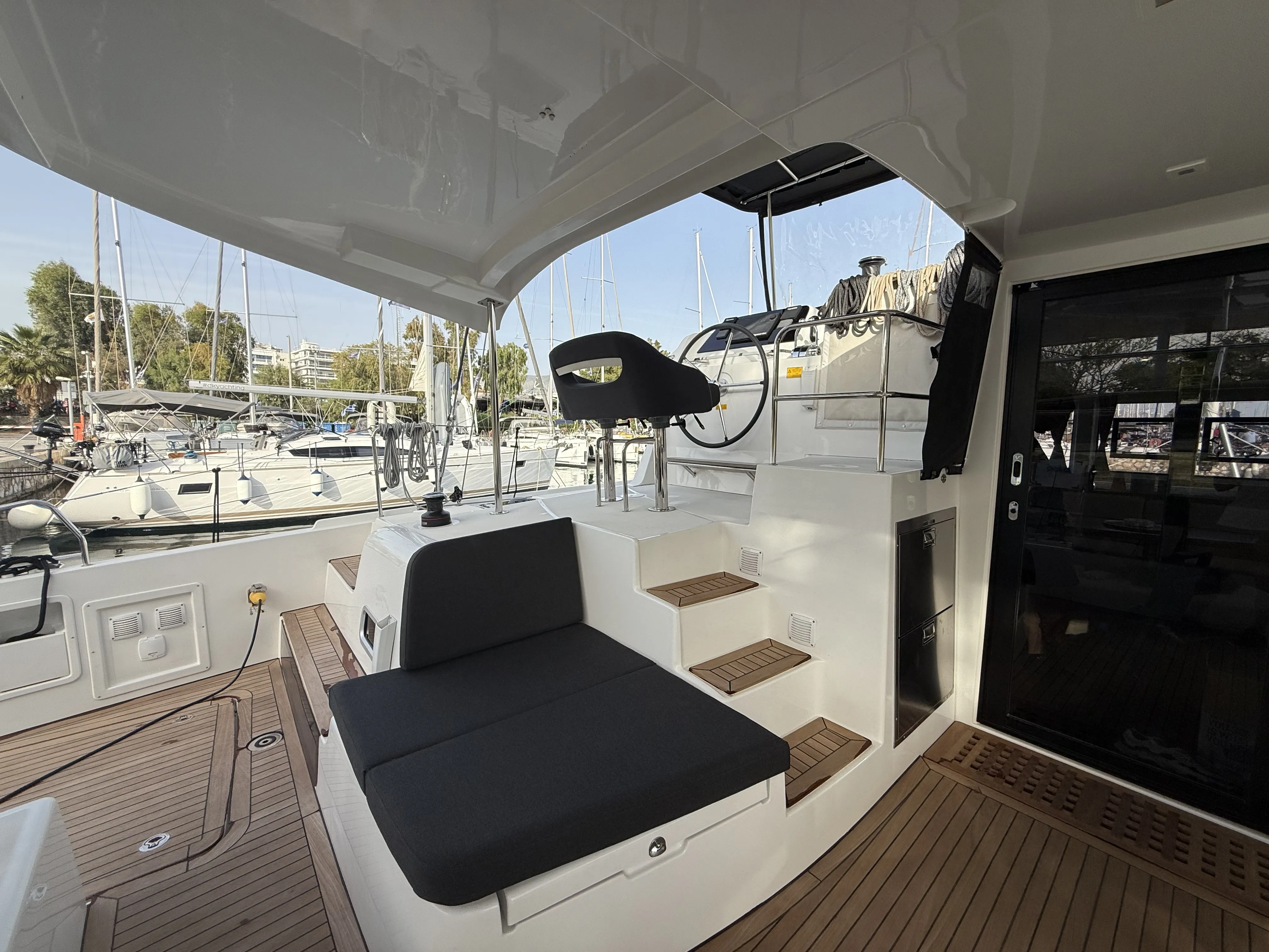 Lagoon 42 Bellatrix (A/C,Electric Heads) — фотография яхты 10