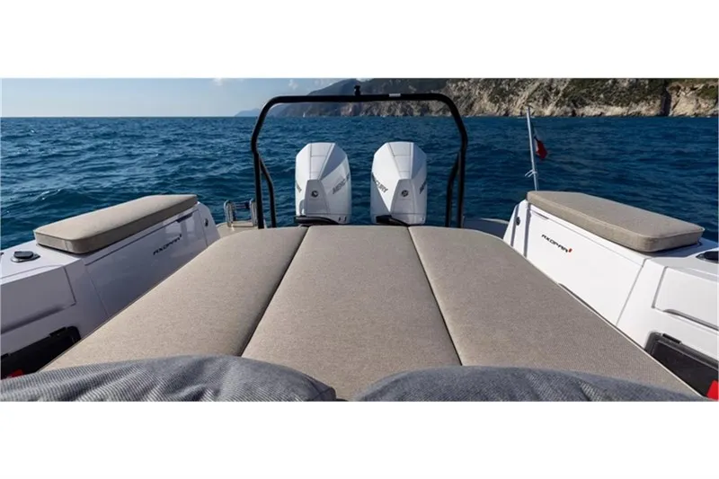 Axopar 37 XC Cross Cabin Axopar — fotografia jachty 2