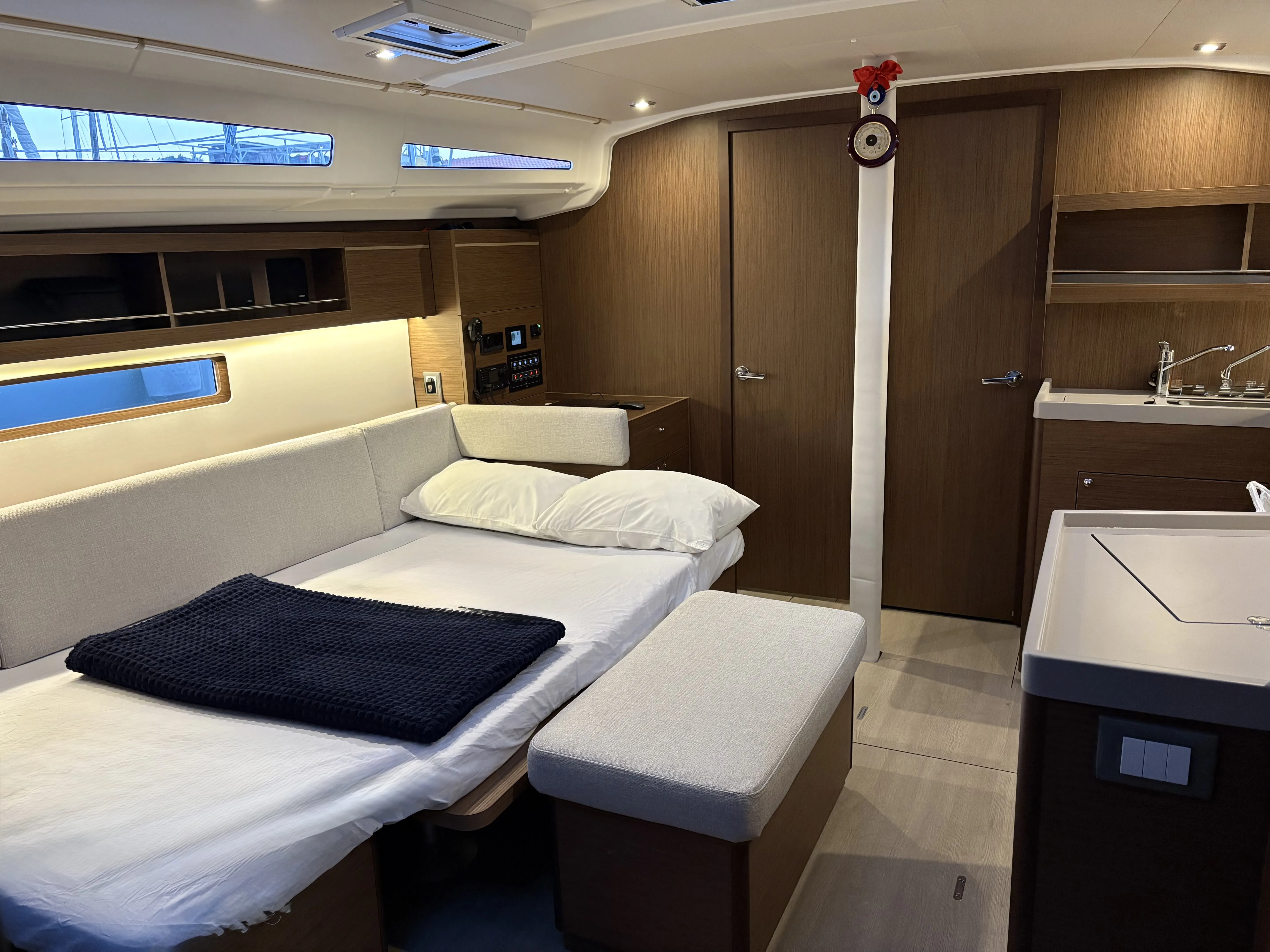 Oceanis 40.1 Bestsennyy — фотография яхты 5