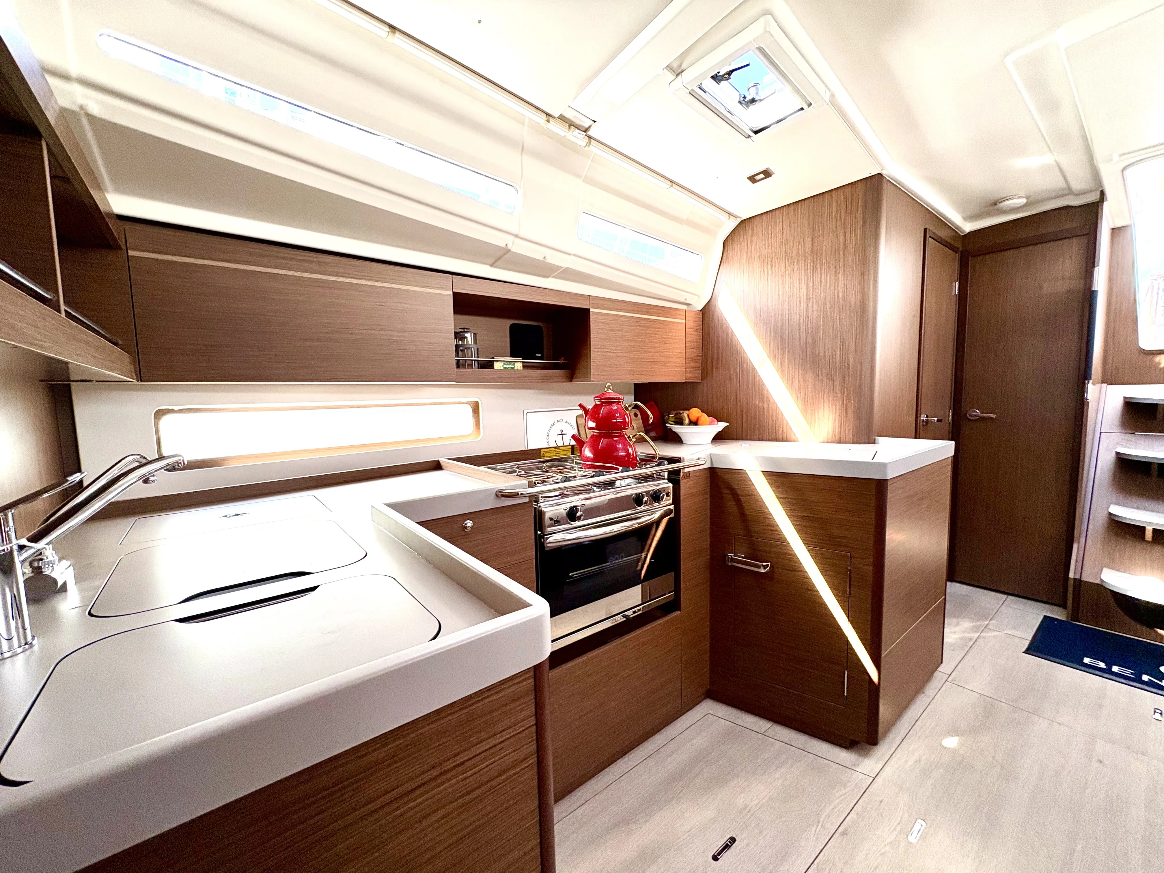 Oceanis 40.1 Bestsennyy — фотография яхты 11