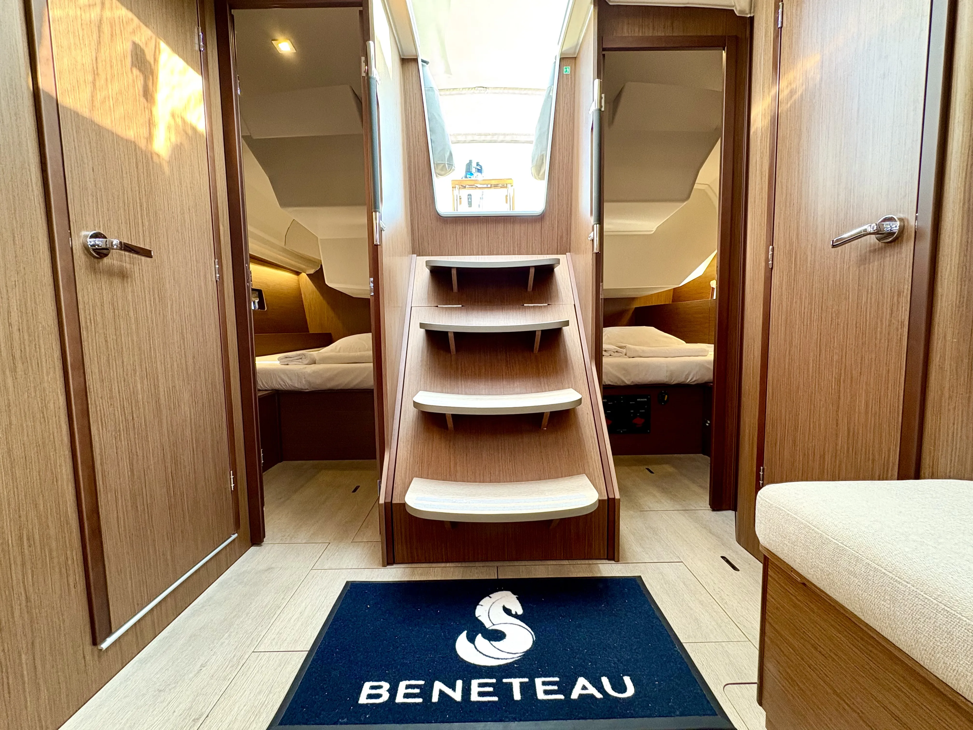 Oceanis 40.1 Bestsennyy — фотография яхты 12