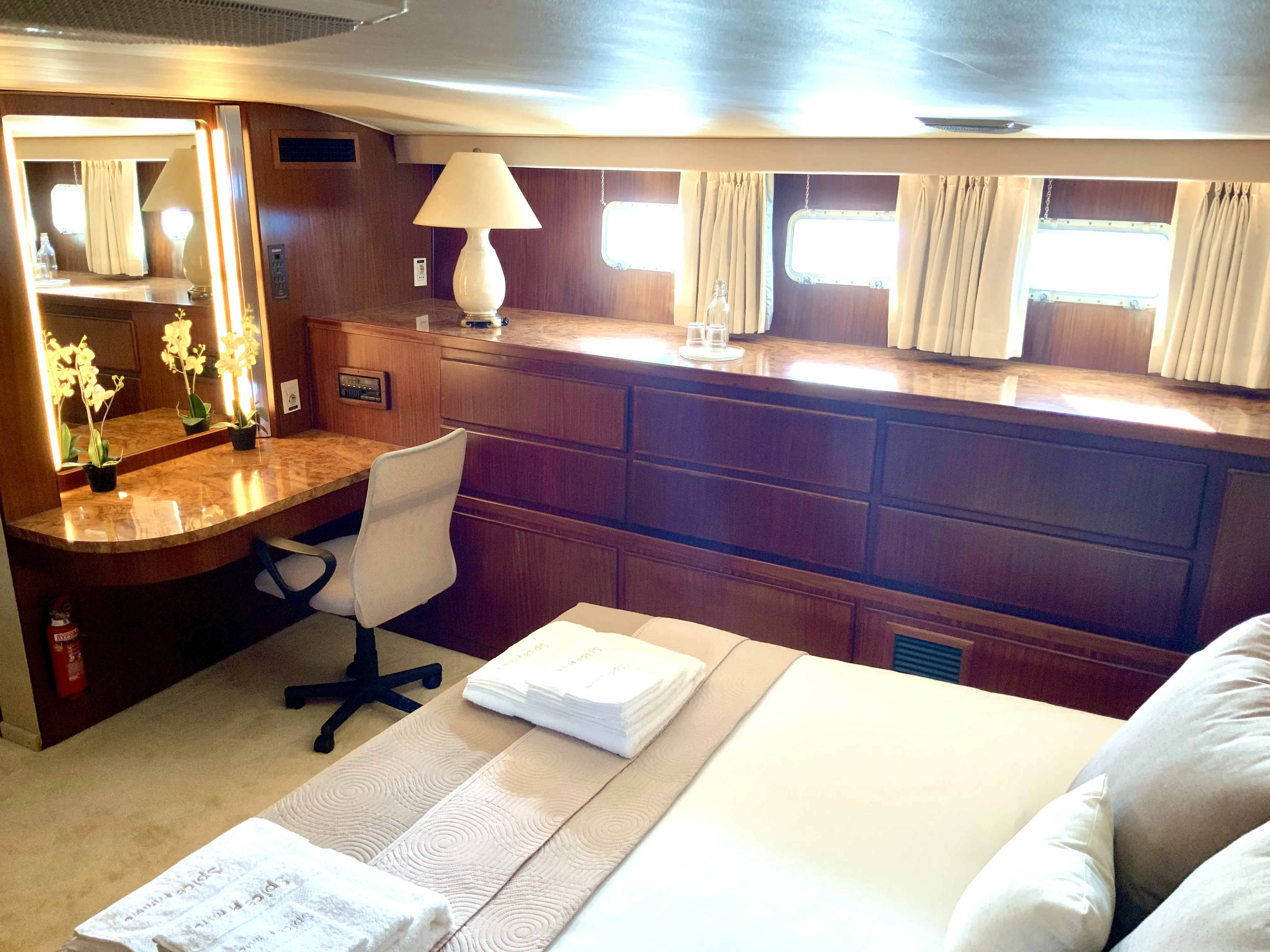 Motoryacht Spica Primero — fotografia jachty 24
