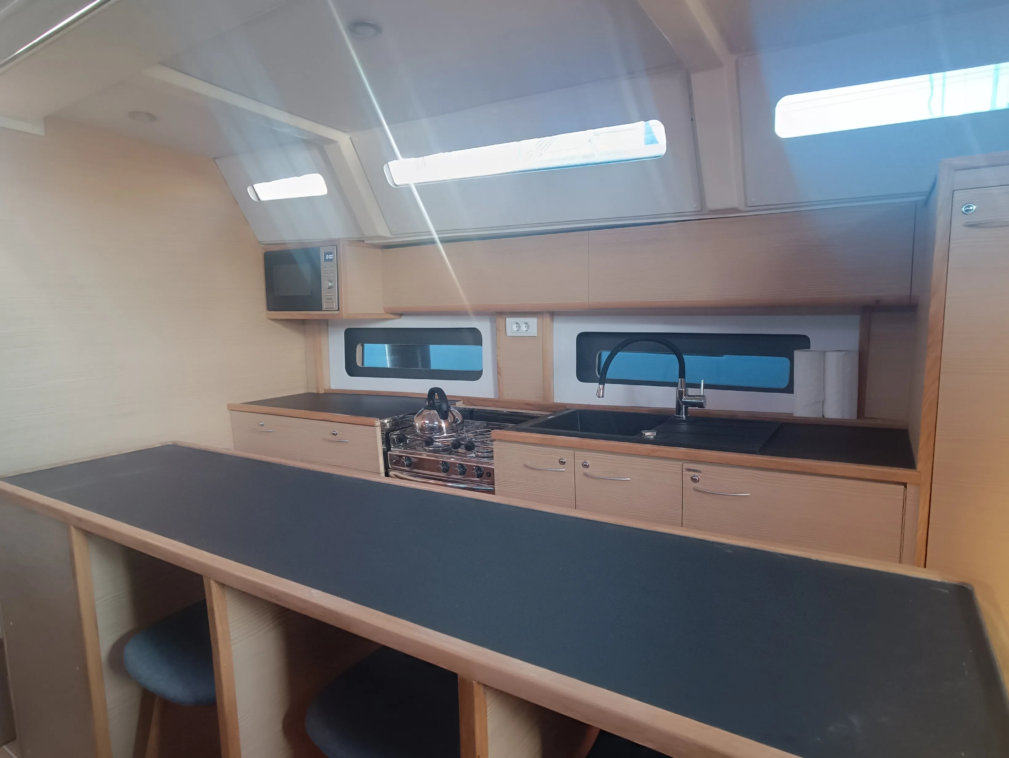D&D Kufner 50 DONA — yacht photo 7