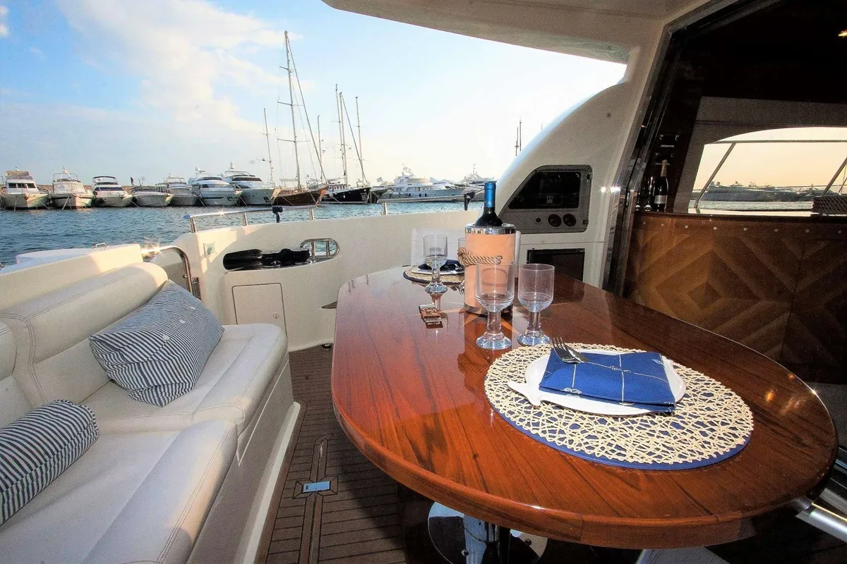 Azimut 58 Linda II — yacht photo 12