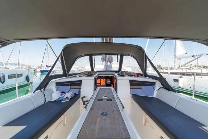 Dufour 430 OCEAN WHISPER — jahtikuva 2