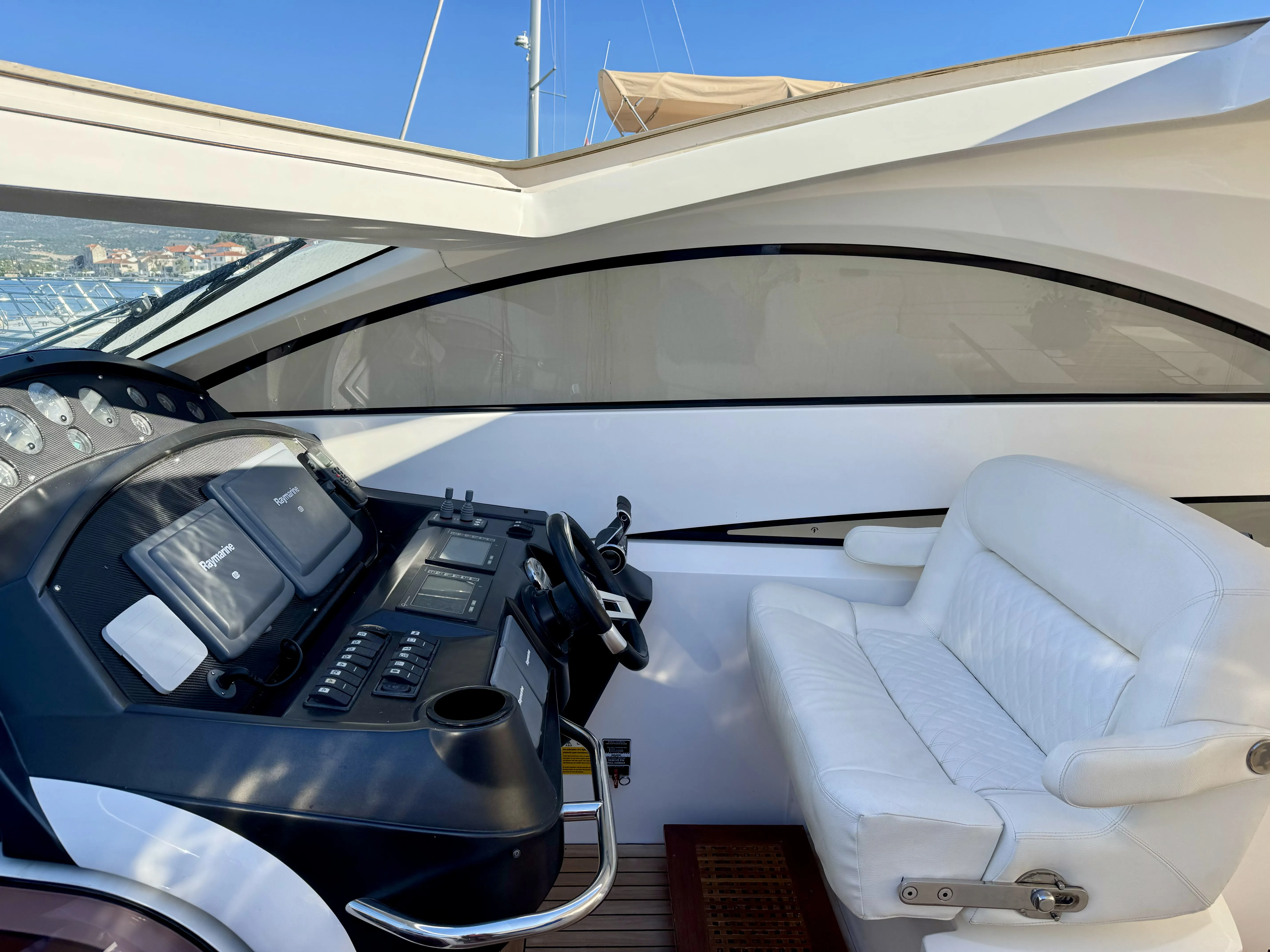 Sunseeker Portofino 53 Polly — yachtbillede 24