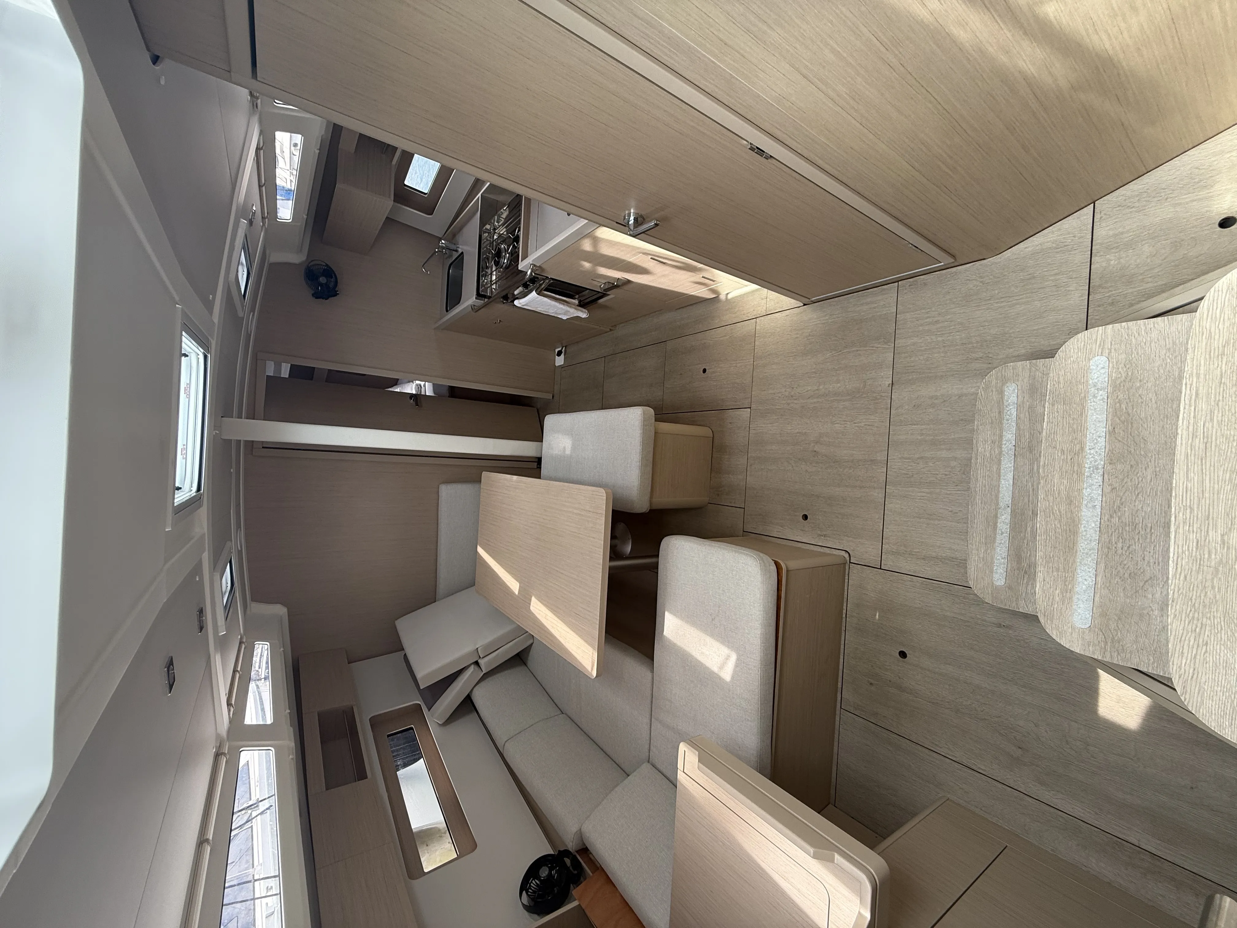 Oceanis 37 Karyatis — yacht photo 4