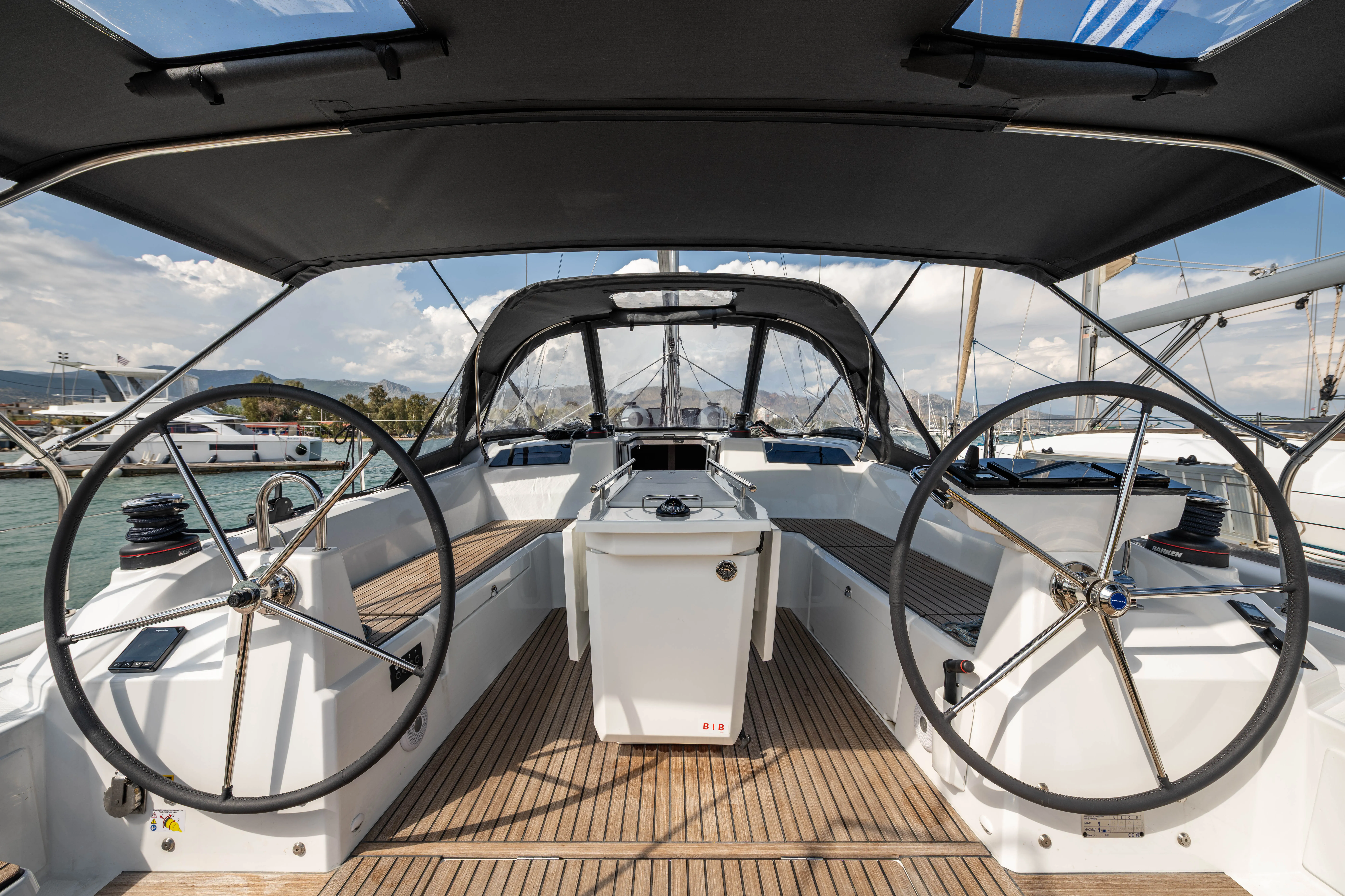 Oceanis 40.1 Pure Chaos — фотография яхты 7