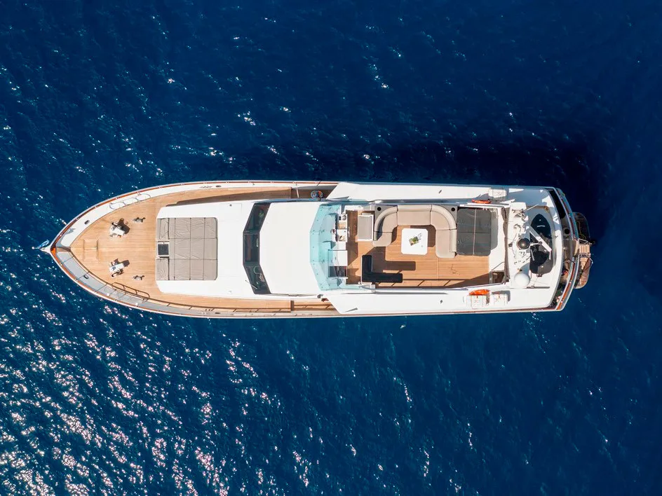 Akhir 27 Shiva — yacht photo 3