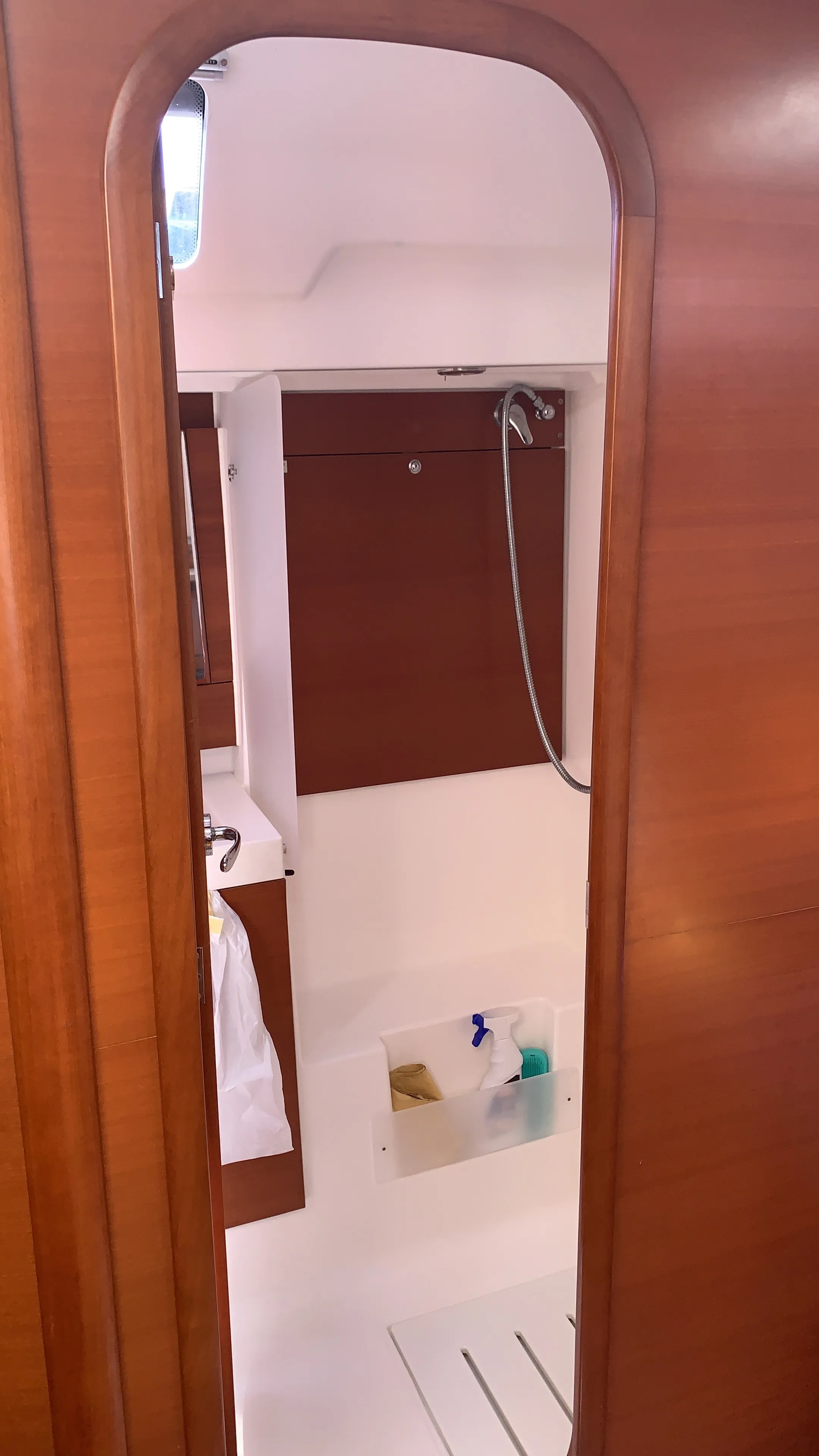 Dufour 405 Grand Large — jahtikuva 5