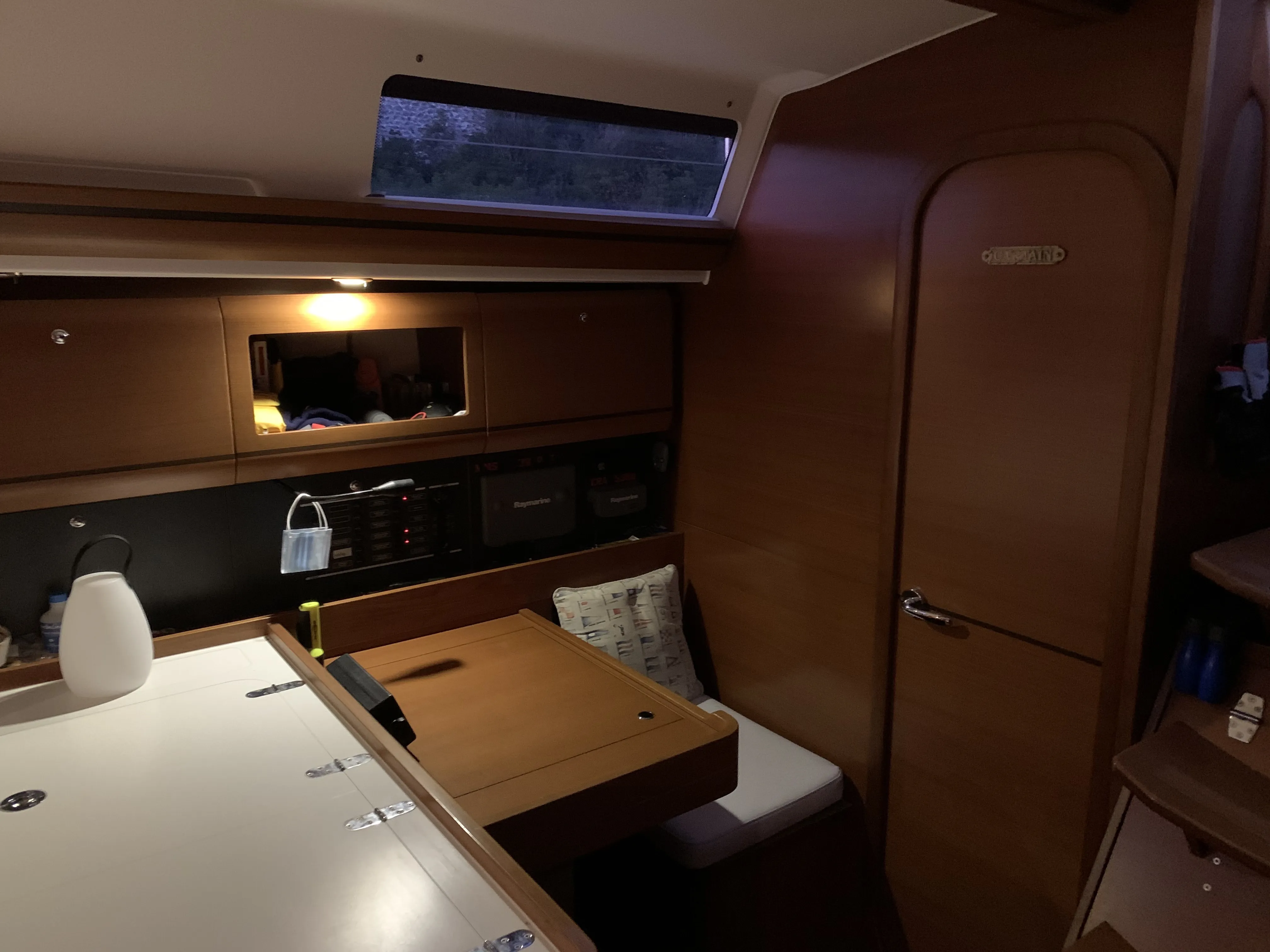 Dufour 405 Grand Large — jahtikuva 4