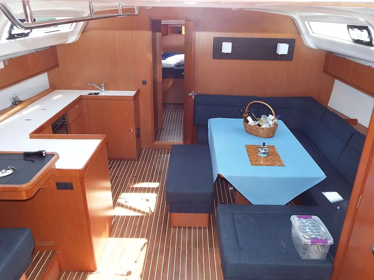 Bavaria 51 Cruiser Windseeker — yacht photo 3