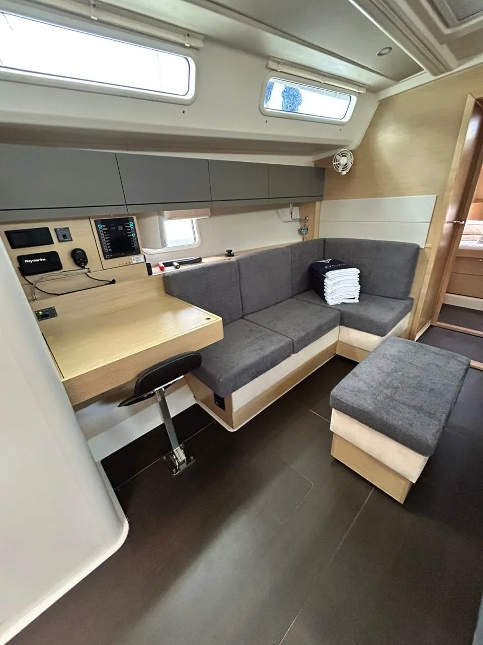 Hanse 458 Theodora — фотография яхты 24