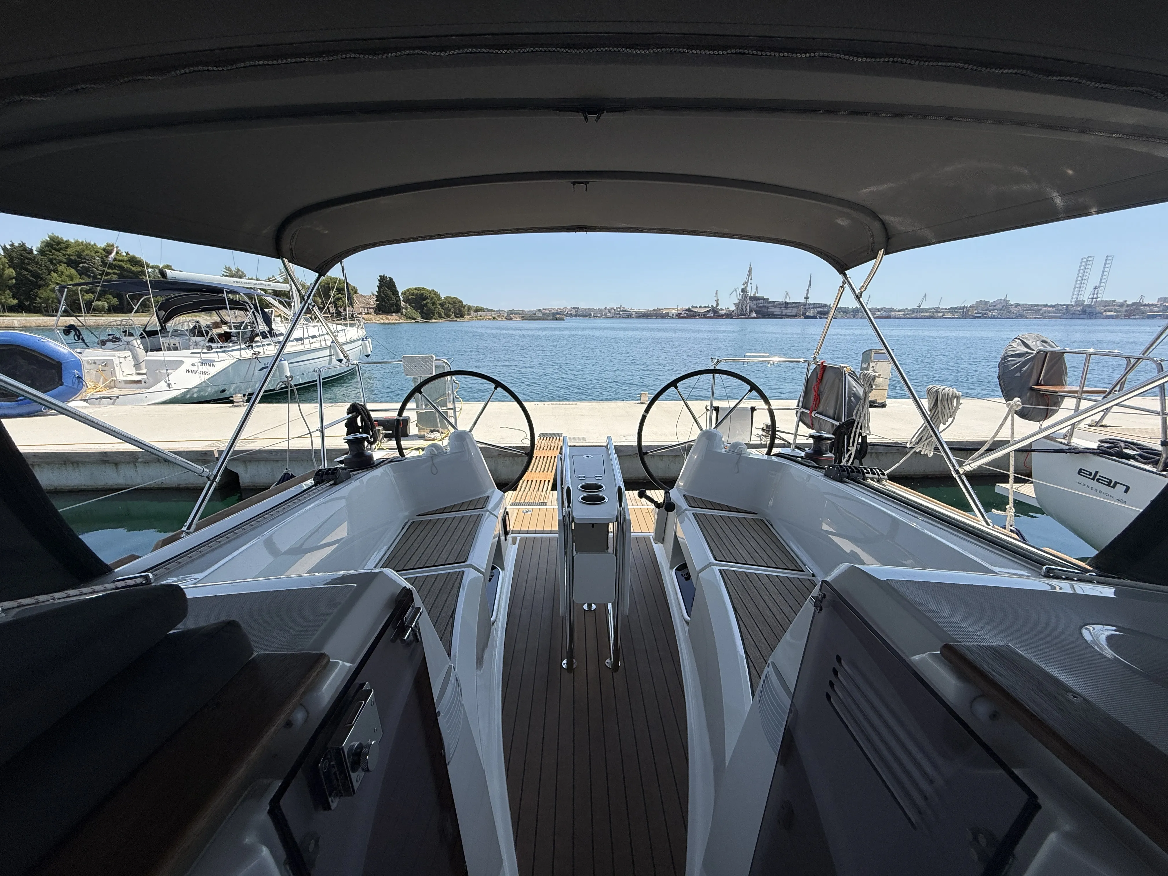 Sun Odyssey 349 Reina De Oros — фотография яхты 7