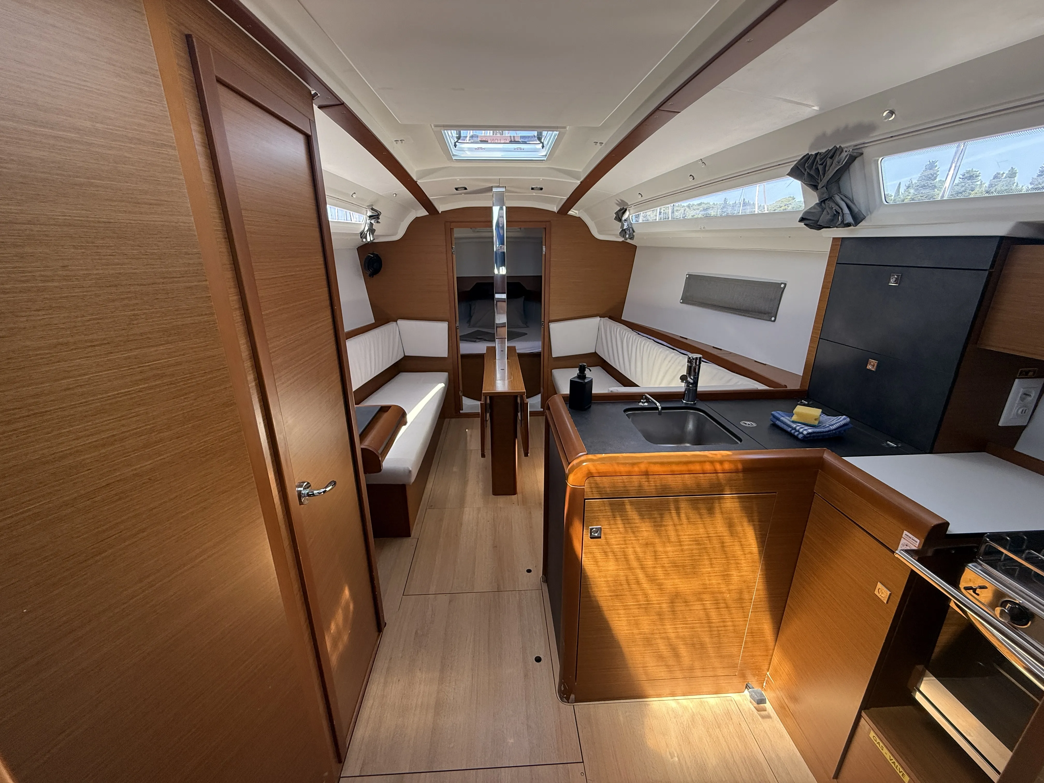 Sun Odyssey 349 Reina De Oros — фотография яхты 19