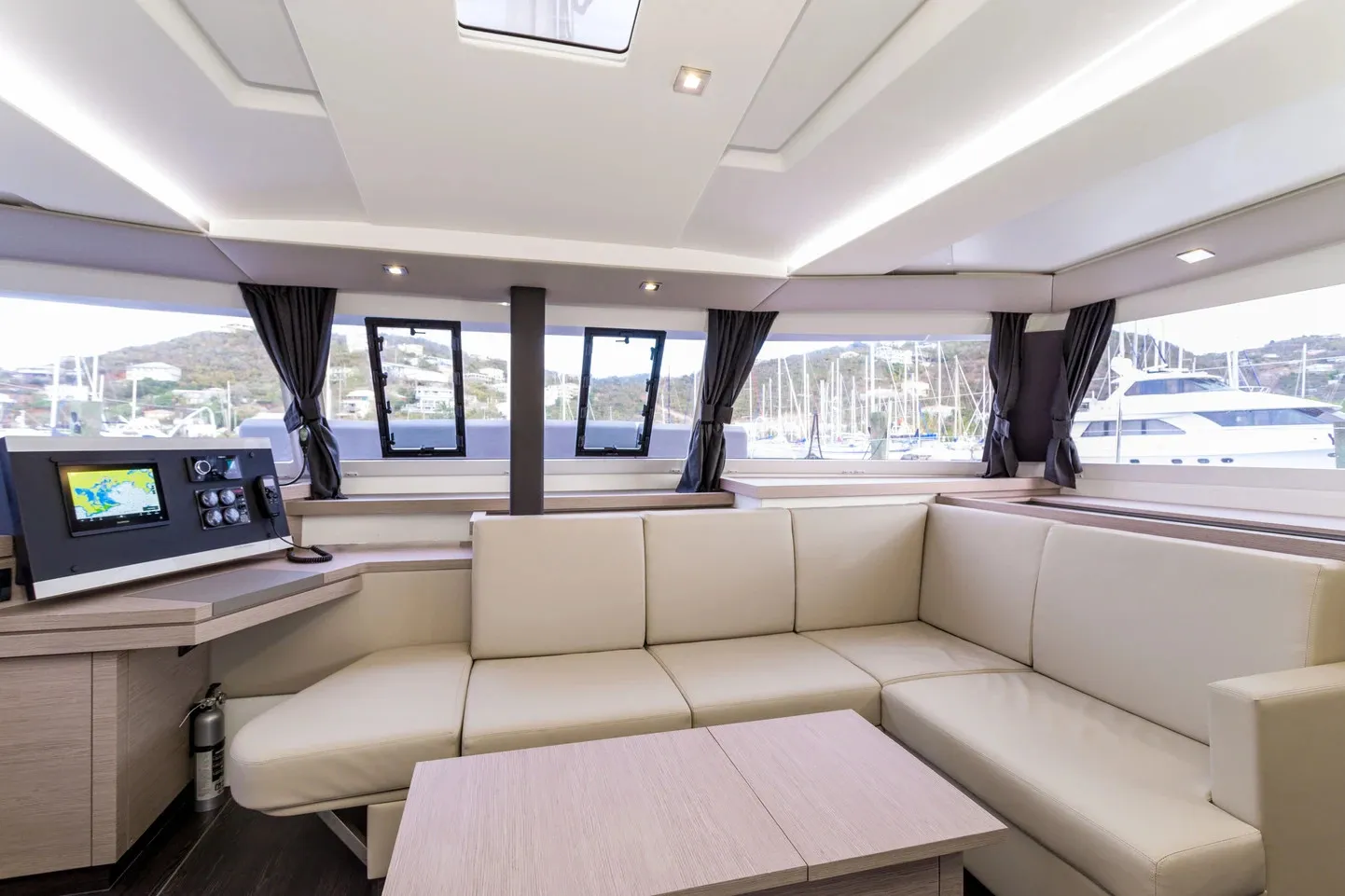 Astréa 42 Calypso — foto dello yacht n. 3