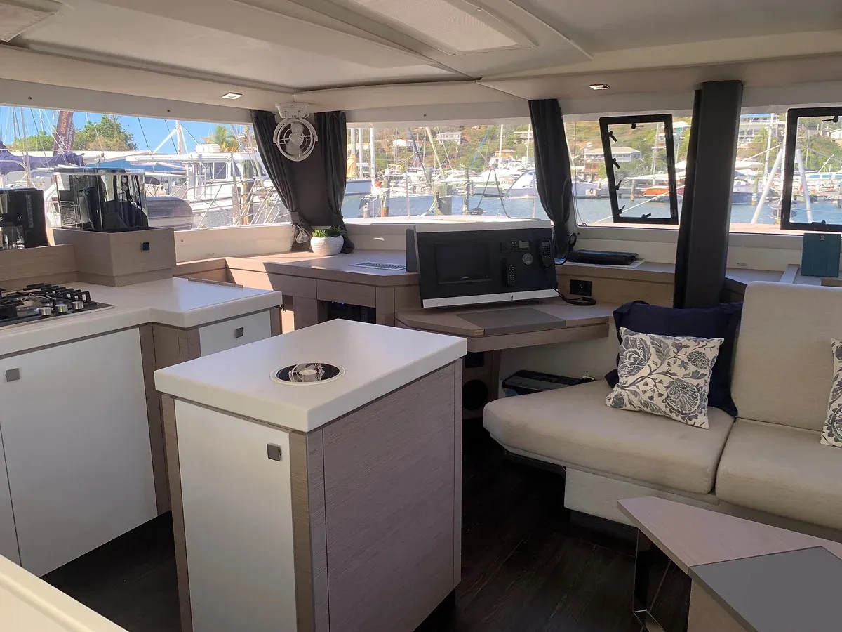 Saona 47 Hourglass — foto dello yacht n. 7