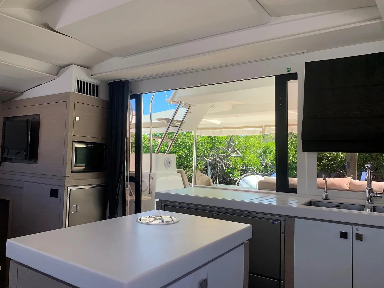 Saona 47 Hourglass — foto dello yacht n. 9