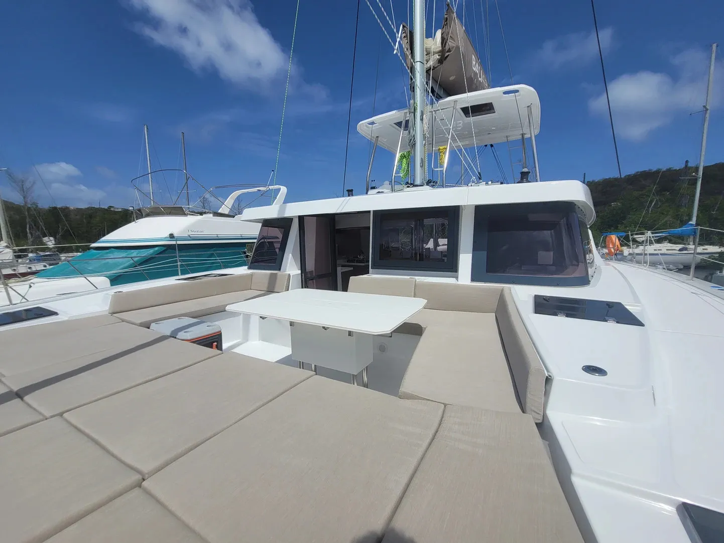 Bali 4.8 Happy Ending — foto dello yacht n. 7