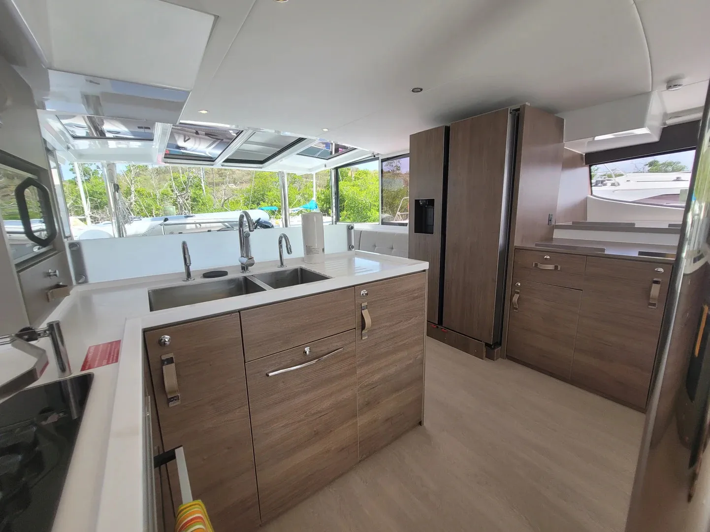 Bali 4.8 Happy Ending — foto dello yacht n. 10