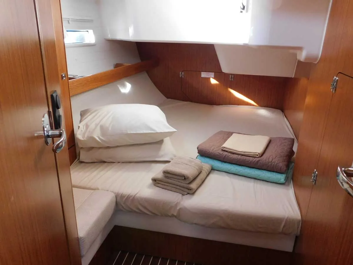 Bavaria 51 Cruiser Lina — yacht photo 14