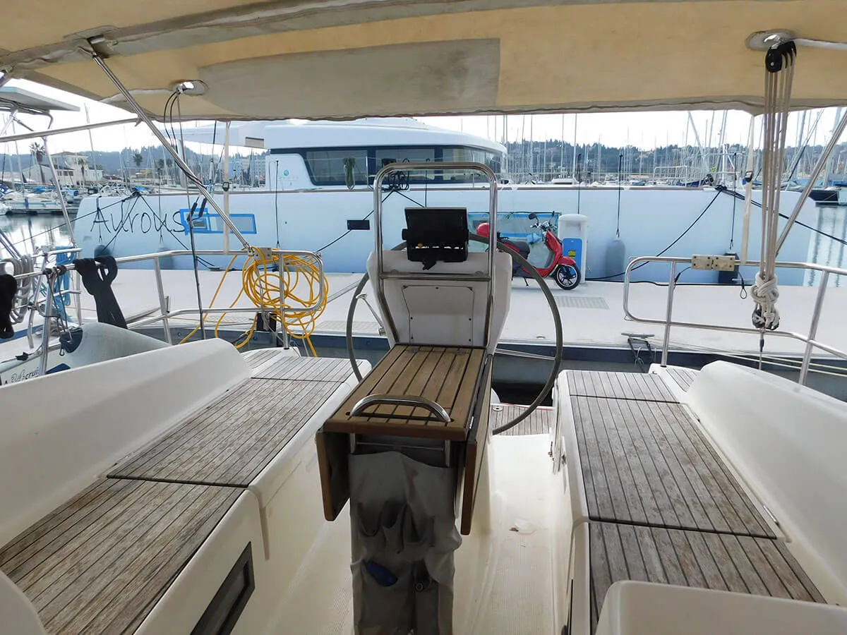 Bavaria 36 Ifigenia — фотография яхты 10