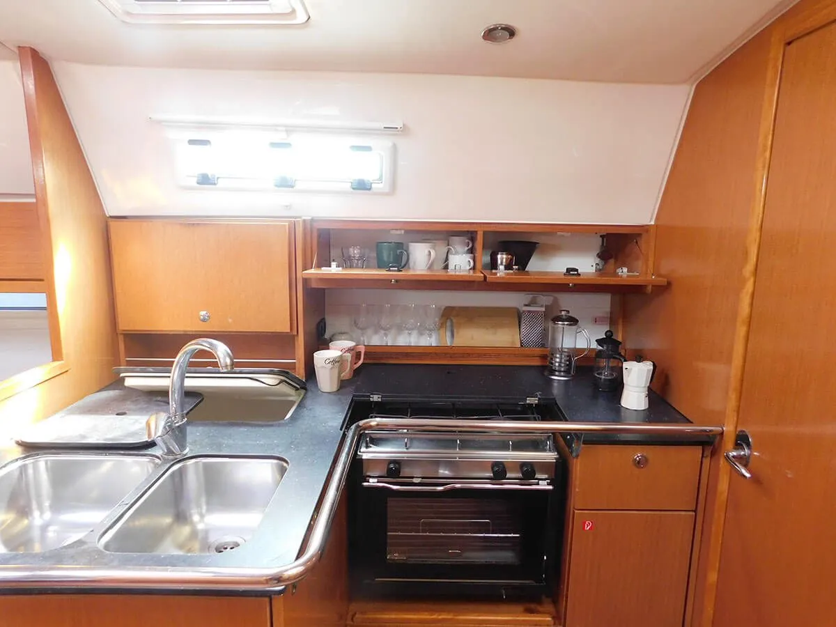 Bavaria 36 Ifigenia — фотография яхты 7