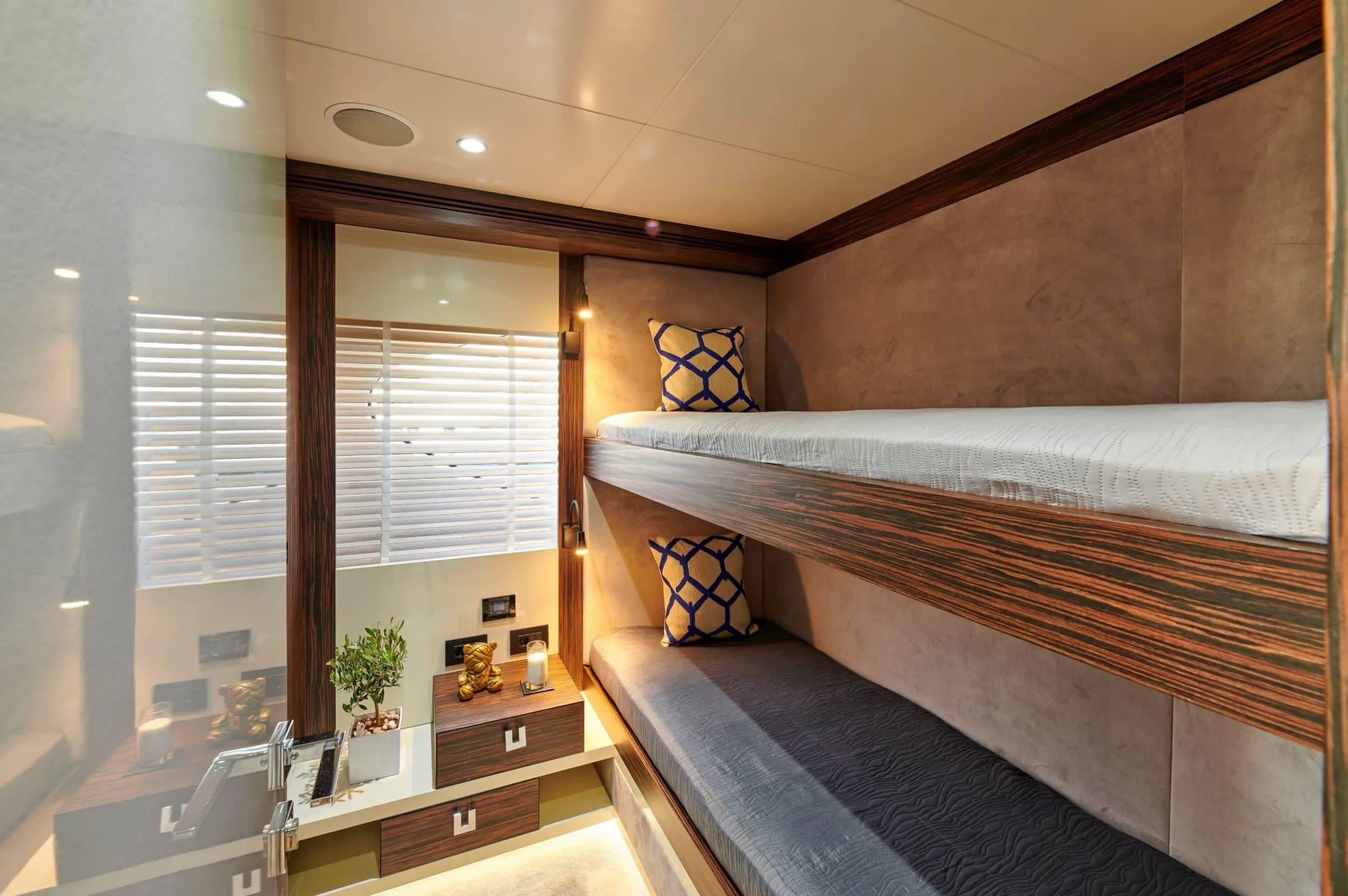 Azimut 85F La Fenice — fotografia jachty 7